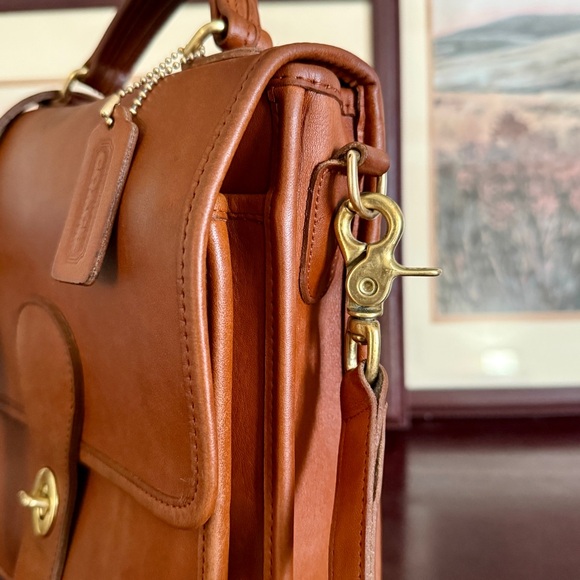 Vintage Coach Station Bag #5130 - Picture 2 of 12